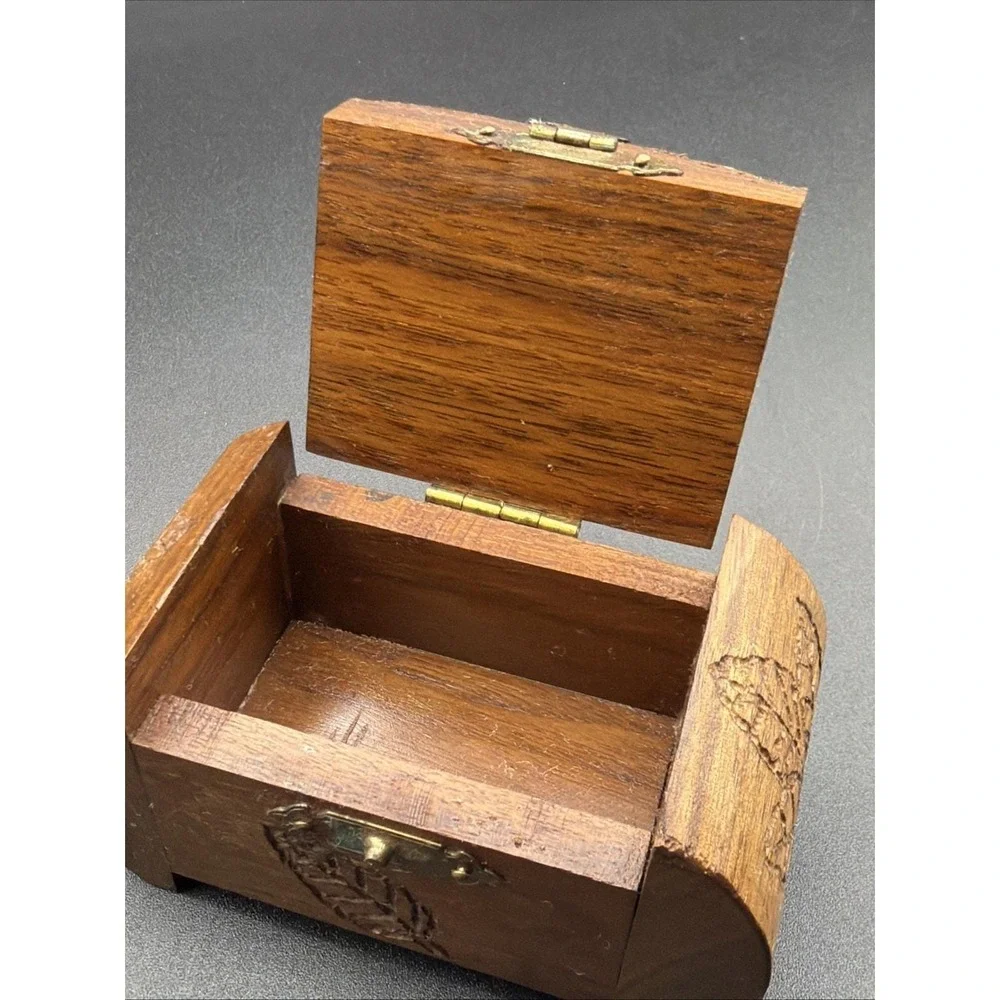 Vintage Handmade Small Carved Wooden Trinket Box With Hinged Lid Artist Signed